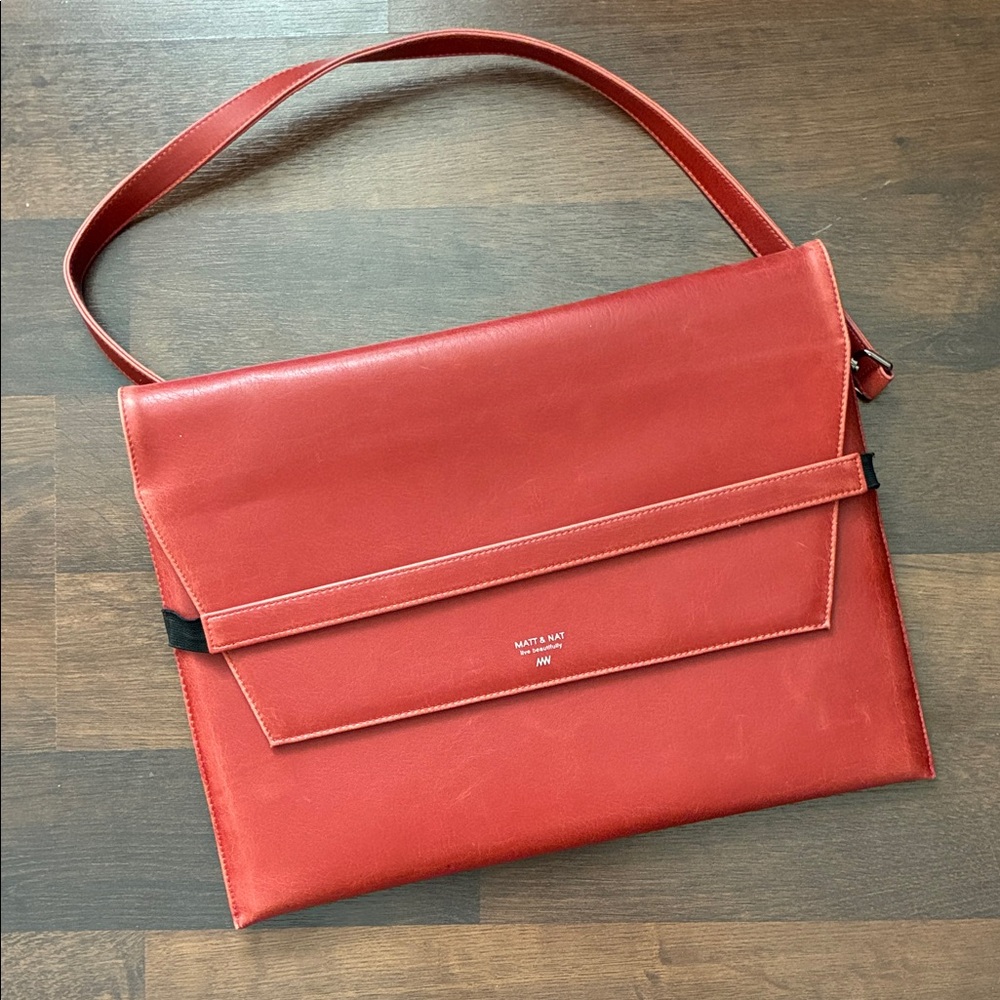Matt & Nat Red Laptop Bag